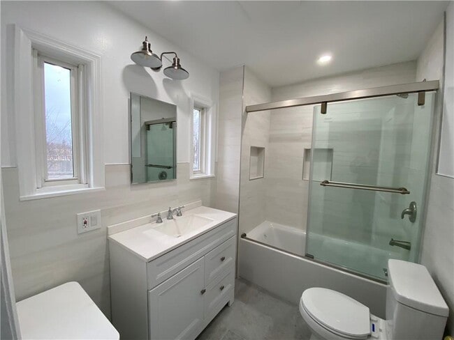 Building Photo - 29 Willetts Rd