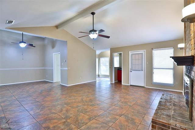 Building Photo - 4025 Inverrary Dr