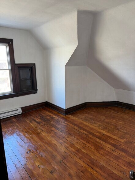 Building Photo - 43 Stewart Ave