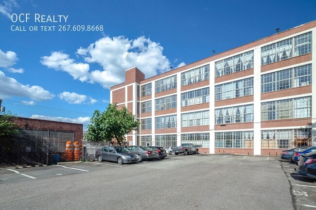 Building Photo - Liberties Lofts Three Bedroom / Two Bathroom