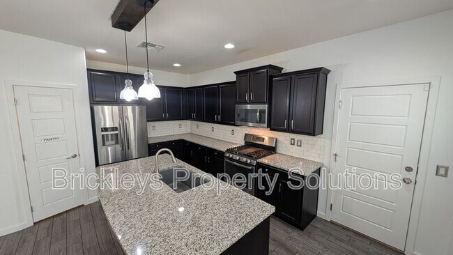 Building Photo - 2632 S Tobin
