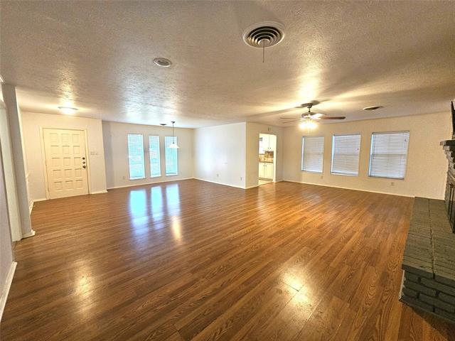Building Photo - 1304 Oakhill Dr