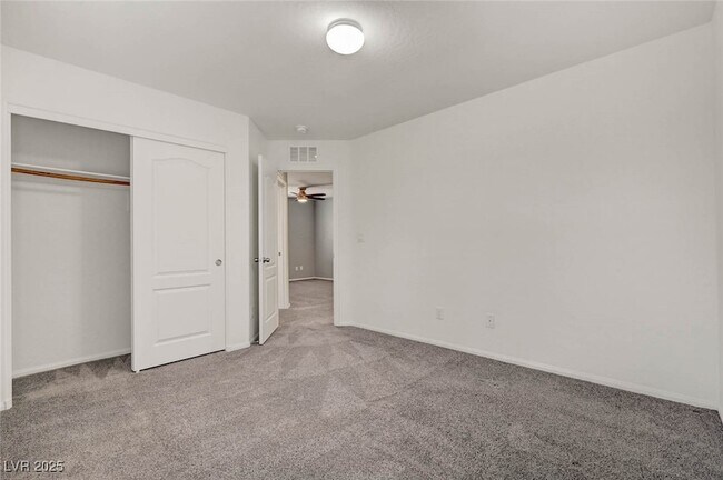 Building Photo - 864 Royal Amethyst Way