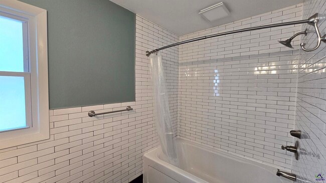 Building Photo - 106 Mason Dr