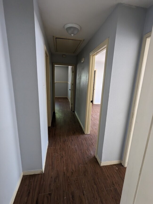 Building Photo - 7003 Livery Ln