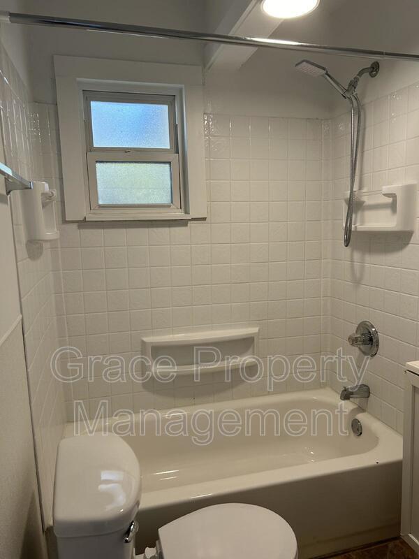 Building Photo - 504 Quitman St