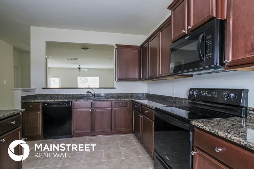 Building Photo - 27008 Leonardo Dr