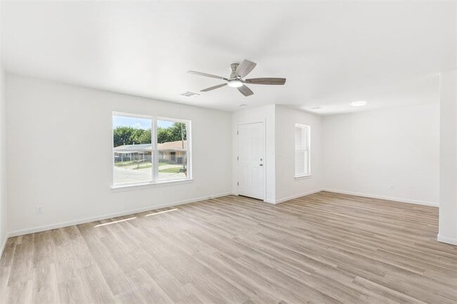 Building Photo - 8787 St George Way