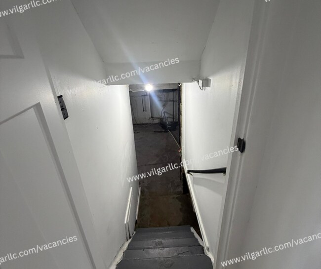Building Photo - 600 W 46th Ave