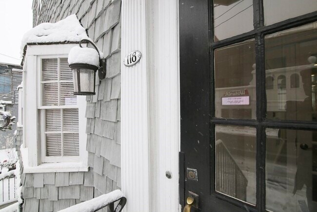 Building Photo - 118 Pleasant St