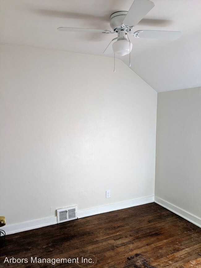 Building Photo - 3 br, 1.5 bath House - 3806 Greensburg Pike