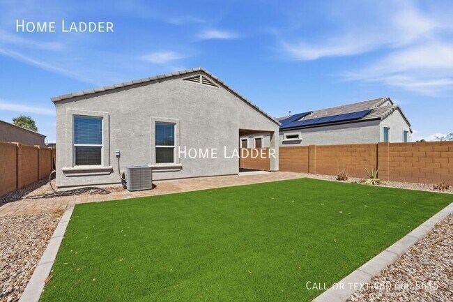 Building Photo - 2713 N Camden Dr