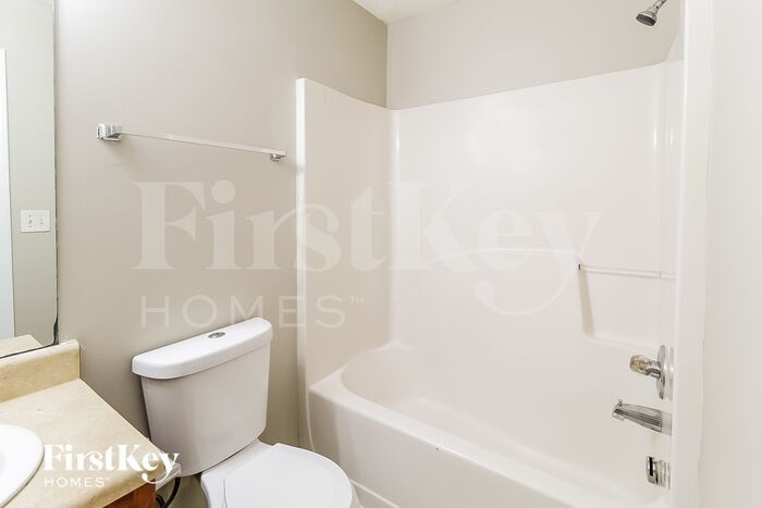 Building Photo - 360 Nunnally Dr