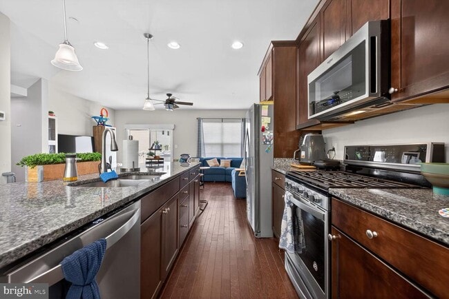 Building Photo - 6157 Posey St