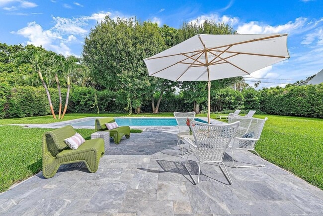 Building Photo - 215 Cortez Rd