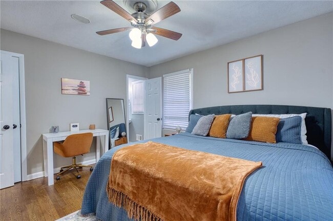 Building Photo - 2418 Brookdale Dr NE