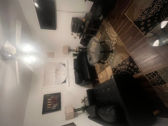 Building Photo - 13622 S School St