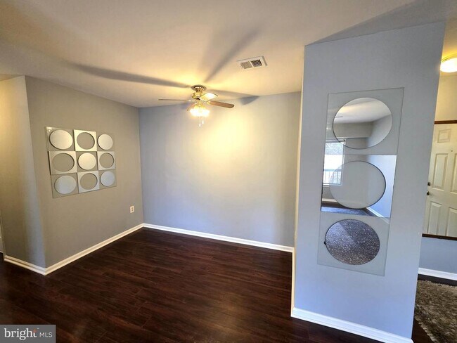 Building Photo - 9553 Battery Heights Blvd