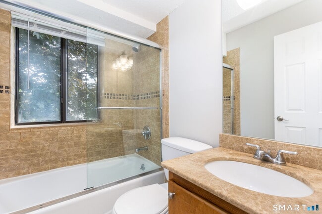 Building Photo - 25 Stanley St