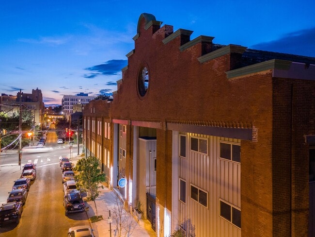 Building Photo - 1221 Mt Vernon St