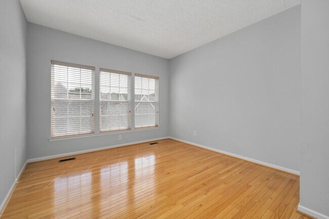 Building Photo - 7333 Althorp Way