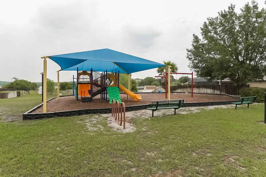 Building Photo - 803 Shore Breeze Way