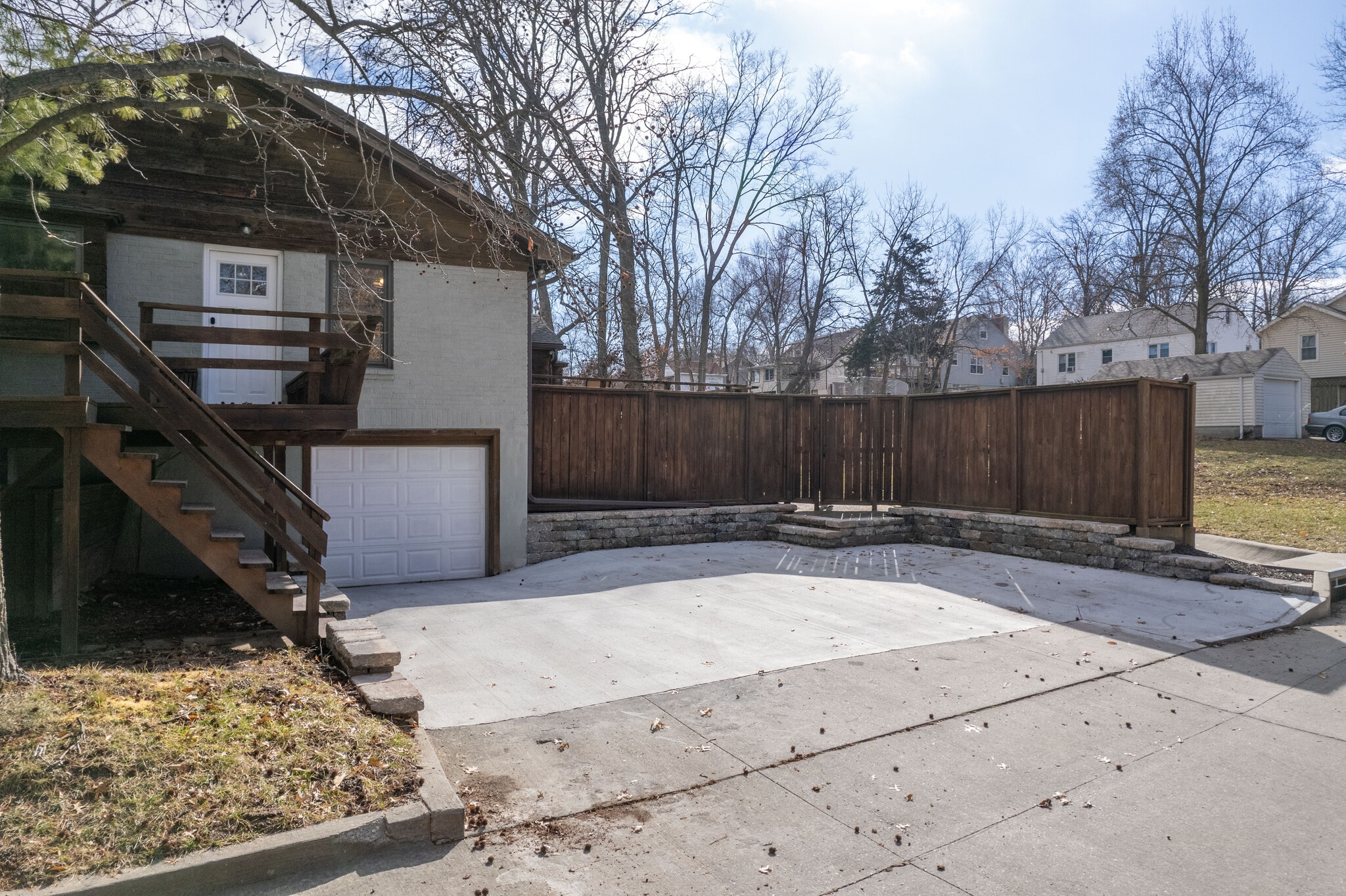 Building Photo - 1120 W Broadway