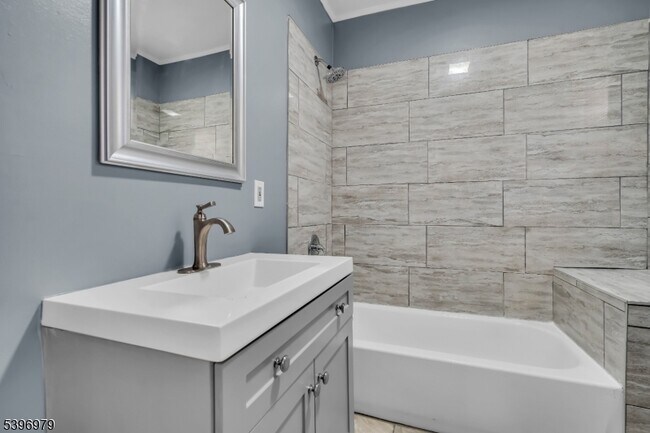 Building Photo - 537 Scotland Rd