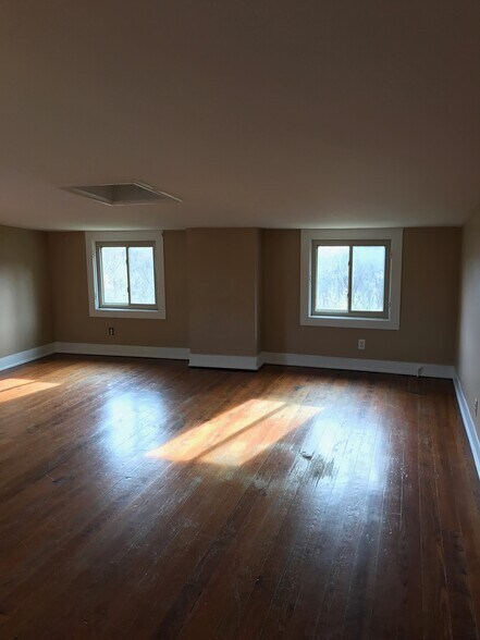 Building Photo - 409 Warner St