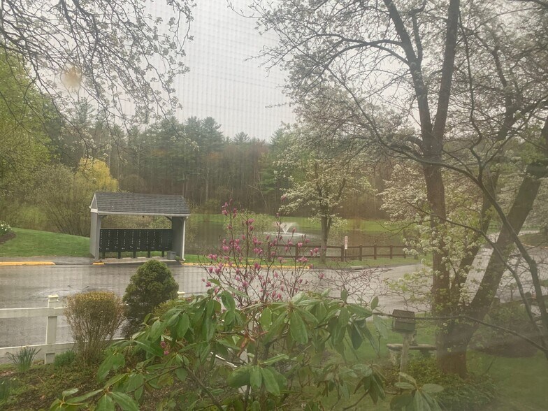 Building Photo - 61 Trotters Way