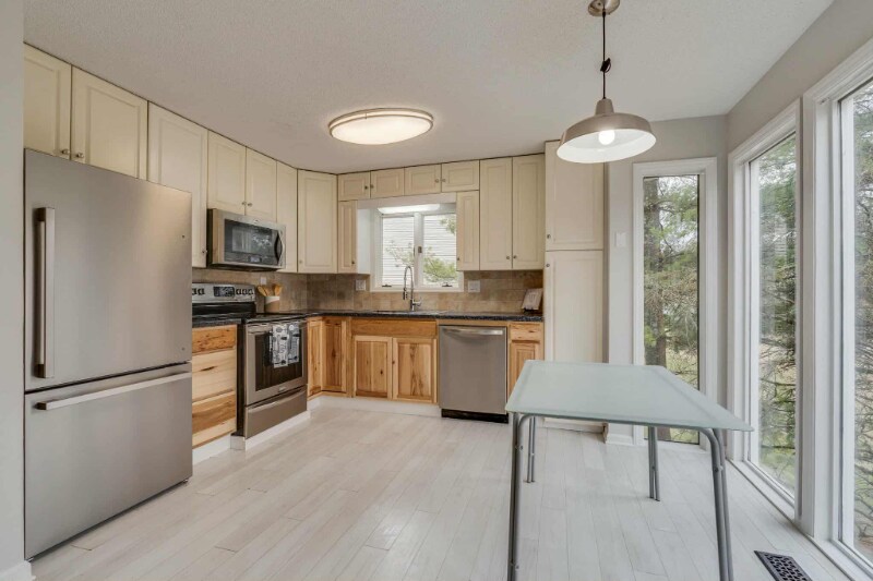 Building Photo - 5009 Emerald Dr