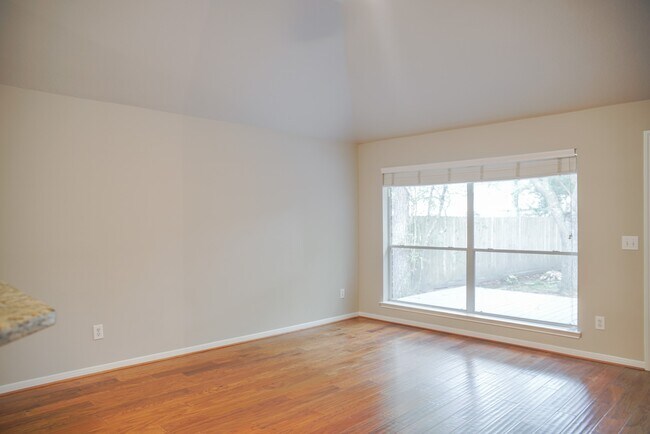 Building Photo - 91 N Willow Point Cir
