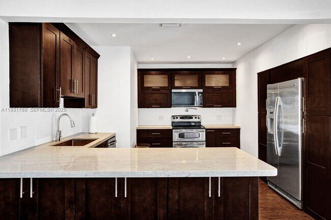 Building Photo - 6871 SW 50th Terrace