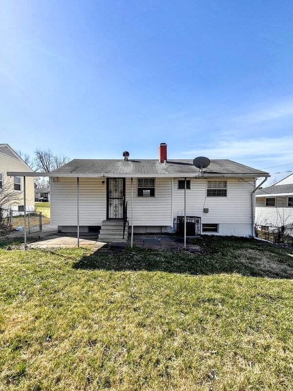 Building Photo - 225 Ben Nevis Rd