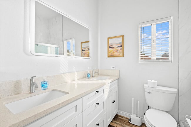 Building Photo - 1519 Walnut Ave