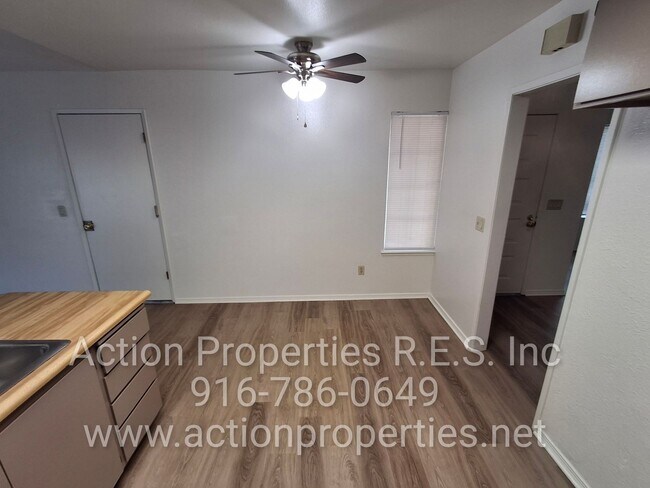 Building Photo - Antelope R.V. Parking, Single Story: Large Yard: RV Parking: 3 Bed, 2 Bath - Foothill Farms/Antelope