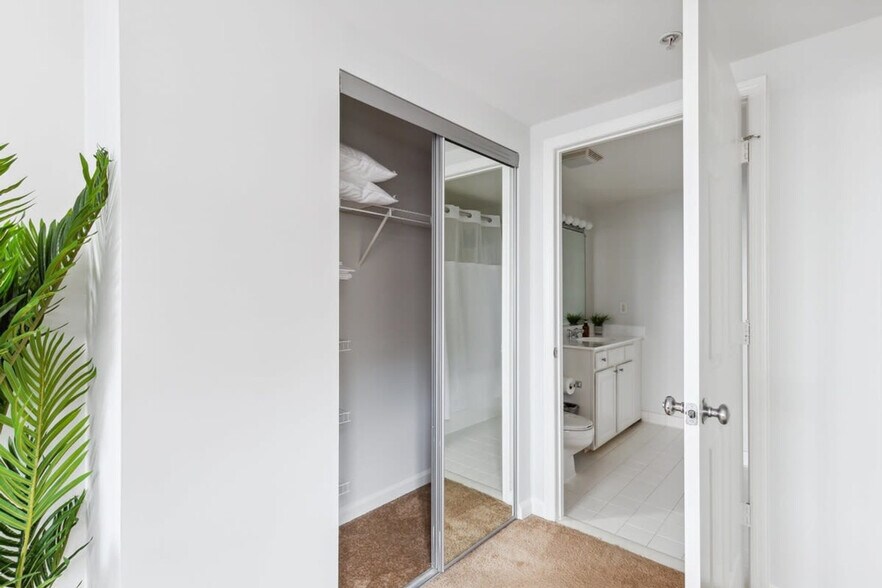 Building Photo - 3901 17th St N