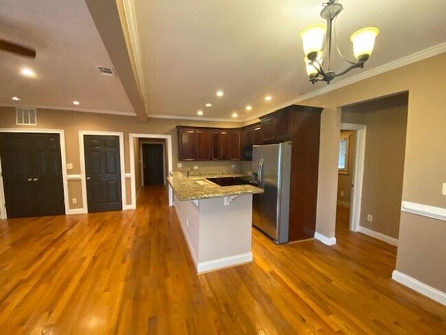 Building Photo - LUXURY THAT YOU CAN CALL HOME -RENOVATED 2...