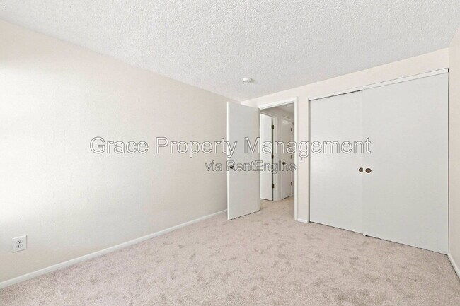 Building Photo - 2881 W Long Dr