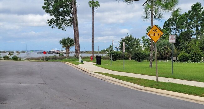 Building Photo - Venetian Villa 2 Bedroom 2 Bath 2 Car Garage w/Waterview!