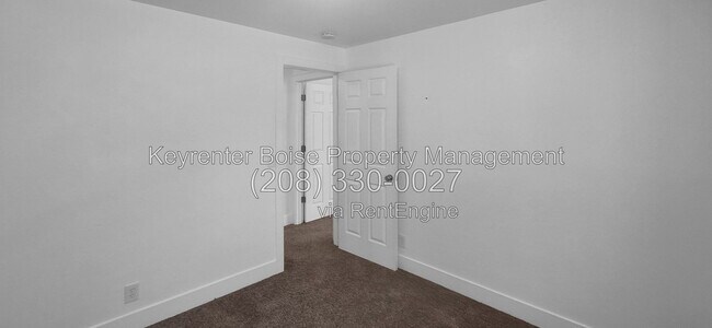 Building Photo - 7055 W Ustick Rd