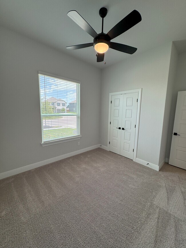 Building Photo - 125 Skyflower Ln