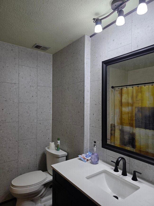 Building Photo - 809 Nassau Pkwy