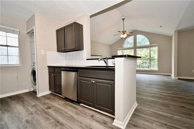 Building Photo - 1101 Sandy Ln Dr