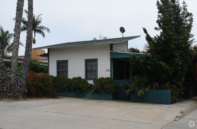 Primary Photo - 821 Agate St