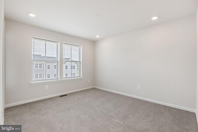 Building Photo - 105 Milburn Dr