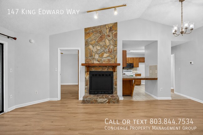 Building Photo - 147 King Edward Way