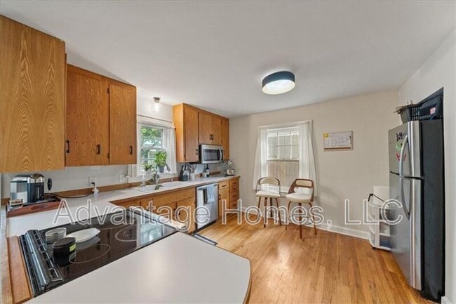 Building Photo - 4523 Wyoming St