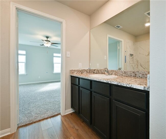 Building Photo - 252 Mount Vernon Way