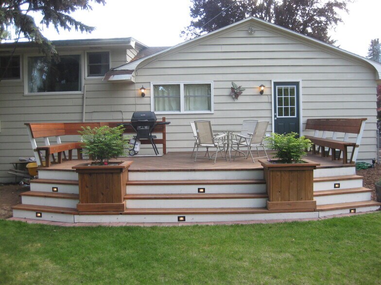 Beautiful redwood deck - 215 South 36th Avenue